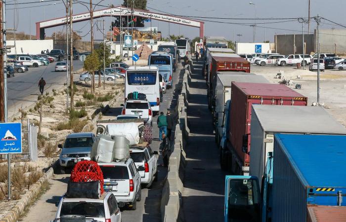 مباحثات بين عمّان ودمشق حول منع عبور الشاحنات "الأجنبية" من الأردن إلى سوريا