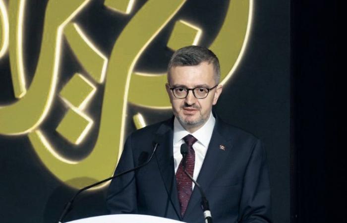 الشيخ حمد بن ثامر: الإعلام يواجه اختباراً بين وفرة المحتوى وصدق الرواية