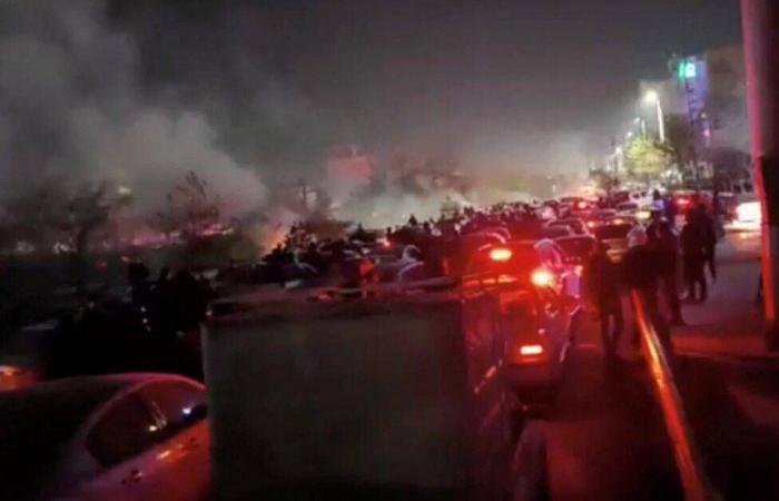 طهران
      تتمسّك
      بالتخصيب
      «حتى
      لو
      اندلعت
      الحرب»