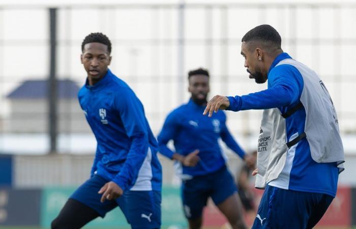 الإماراتي
      سيف
      المزروعي
      يُتوَّج
      بكأس
      بطولة
      الفرسان
      للقدرة
      والتحمُّل
      في
      العُلا