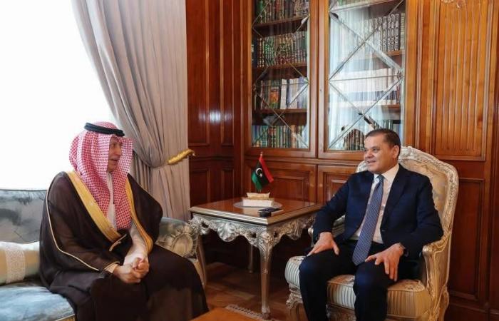 حفتر
      وتيتيه
      يتفقان
      على
      مواصلة
      التنسيق
      لدعم
      «جهود
      البعثة»