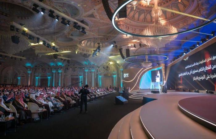 «يونيكريديت»
      يستهدف
      13
      مليار
      دولار
      أرباحاً
      وسهمه
      يقفز
      لأعلى
      مستوى
      منذ
      2009