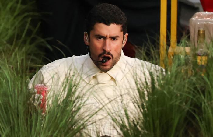 "إهانة لعظمة أمريكا".. ترامب ينتقد عرض "باد باني" في "سوبر بول"