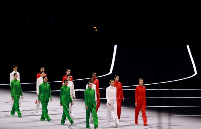 ماريا كاري تخطف الأنظار بمجوهرات "عربيّة" في حفل افتتاح الألعاب الأولمبية الشتوية بميلانو