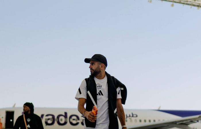 الإماراتي
      سيف
      المزروعي
      يُتوَّج
      بكأس
      بطولة
      الفرسان
      للقدرة
      والتحمُّل
      في
      العُلا