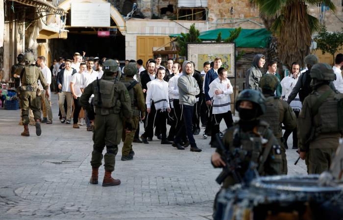 فانس:
      ترمب
      وحده
      يحدد
      «الخطوط
      الحمراء»
      في
      مفاوضات
      إيران