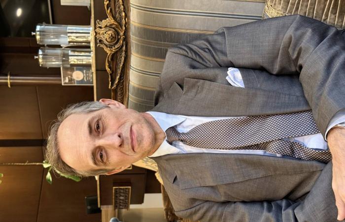 «البحرية
      الأميركية»
      ونظيرتها
      السعودية
      تختتمان
      تمرين
      «إنديجو
      ديفندر
      2026»