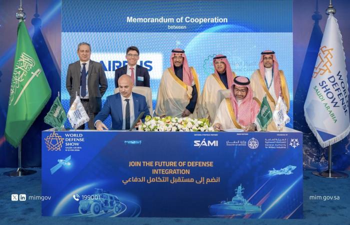 الرئيس
      الفلسطيني
      يتسلّم
      أوراق
      اعتماد
      السفير
      السعودي