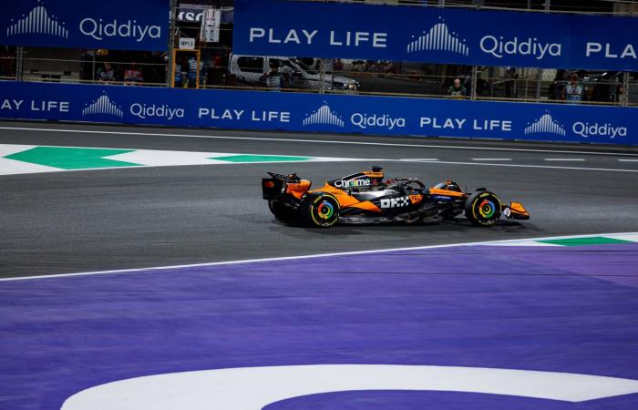 لاندو
      نوريس…
      بطل
      العالم
      يقود
      الجيل
      الجديد
      من
      «فورمولا
      1»
      إلى
      جدة