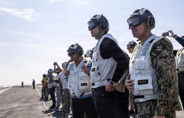 لاريجاني
      يصل
      إلى
      عُمان
      بعد
      أيام
      على
      جولة
      مفاوضات
      مع
      واشنطن