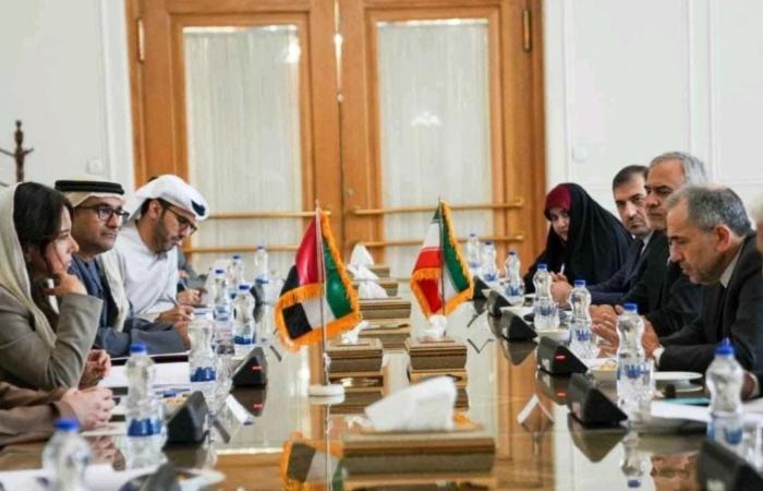 مشاورات سياسية بين الإمارات وإيران في طهران