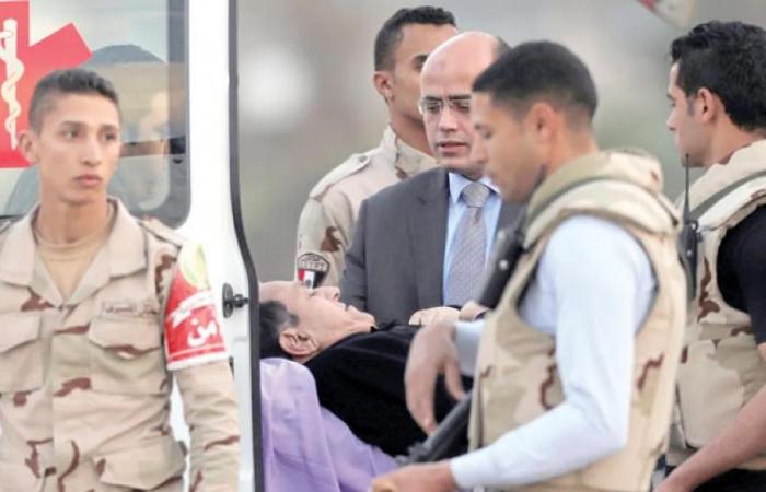 بعد
      15
      عاماً
      على
      تنحيه...
      أي
      إرث
      بقي
      من
      حكم
      مبارك
      في
      مصر؟