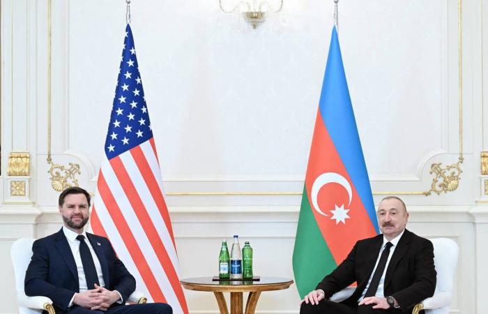 وثيقة:
      ترمب
      أخبر
      قائد
      شرطة
      في
      2006
      أن
      «الجميع»
      يعلمون
      بما
      يفعله
      إبستين