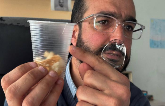 معتقلون
      فلسطينيون
      يعانون
      الجوع
      رغم
      أمر
      قضائي
      بزيادة
      الطعام
      في
      السجون
      الإسرائيلية