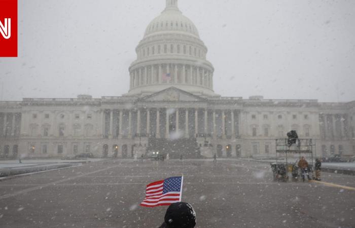 متابعة: تحليل CNN يكشف تداول أسهم لأعضاء بمجلس الشيوخ تتداخل بشكل مباشر مع عملهم