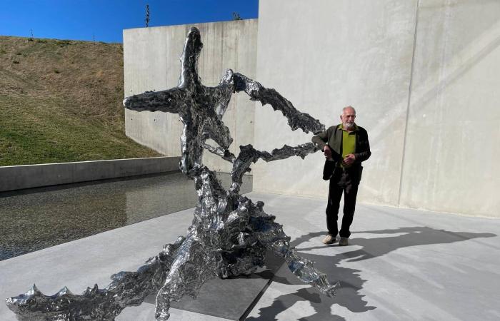 نبيل
      نحاس
      يمثل
      لبنان
      في
      بينالي
      البندقية
      بتجهيزه
      «تعددٌ
      بلا
      حدود»