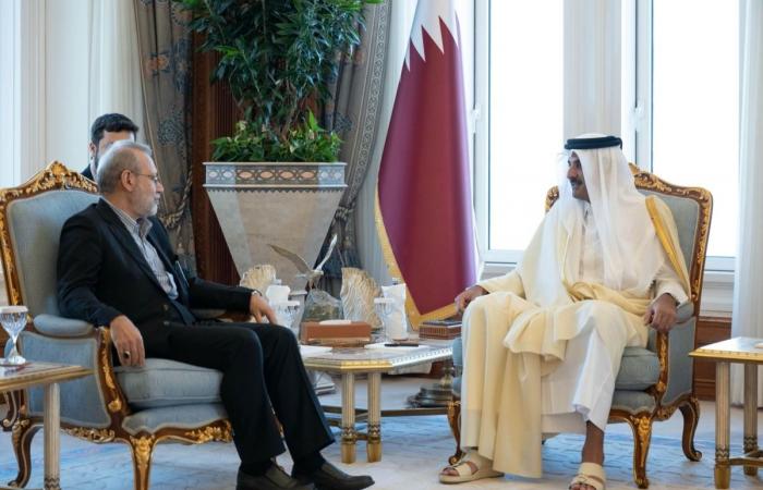 سمو الأمير يستقبل أمين المجلس الأعلى للأمن القومي الإيراني