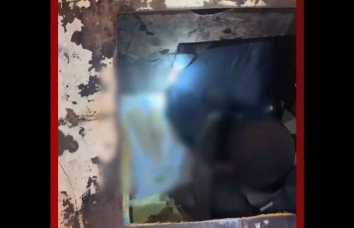 السعودية.. فيديو وافد مصري خبأ مخدرات في "صهريج" وقود