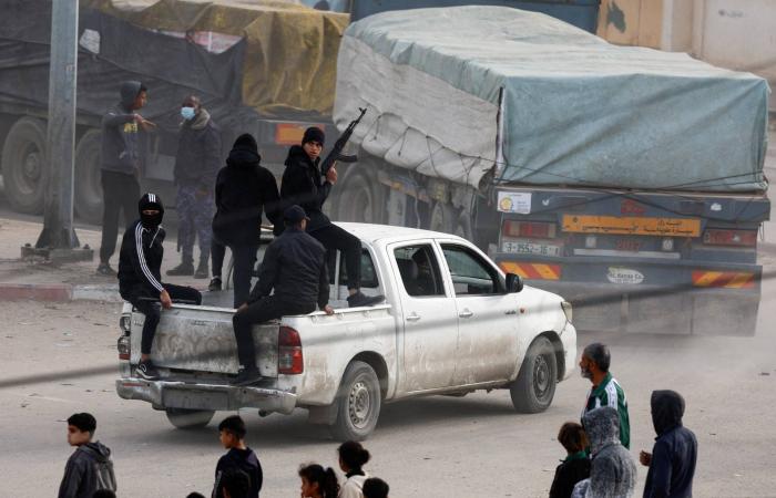 وفد
      «حماس»
      في
      القاهرة...
      محادثات
      بشأن
      «نزع
      السلاح»
      ودفع
      المرحلة
      الثانية