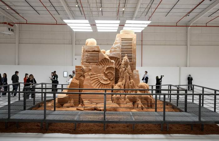 «تترات»
      دراما
      رمضان
      المصرية
      تُسجِّل
      حضوراً
      عربياً
      لافتاً