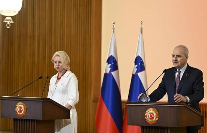 إردوغان
      يُلمّح
      لإطلاق
      حملة
      انتخابات
      مبكرة
      من
      أحياء
      تركيا
      الفقيرة