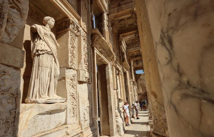 في تركيا.. نظرة على كنوز إحدى أفضل المدن الرومانية المحفوظة في العالم