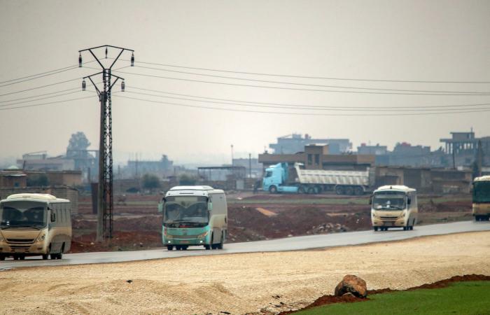 الجيش الأمريكي يعلن إنجاز نقل معتقلي "داعش" من سوريا للعراق.. كم عددهم ومن سيطعمهم؟