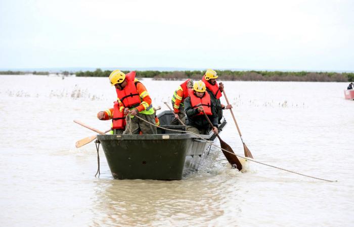 توقعات
      بأن
      ترفع
      الأمطار
      الاستثنائية
      نسبة
      النمو
      في
      المغرب
      بـ4.9
      %