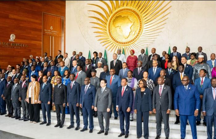 قمة
      «الاتحاد
      الأفريقي»
      تنعقد
      وسط
      خلافات
      متصاعدة
      وتهديدات
      لوحدة
      الدول