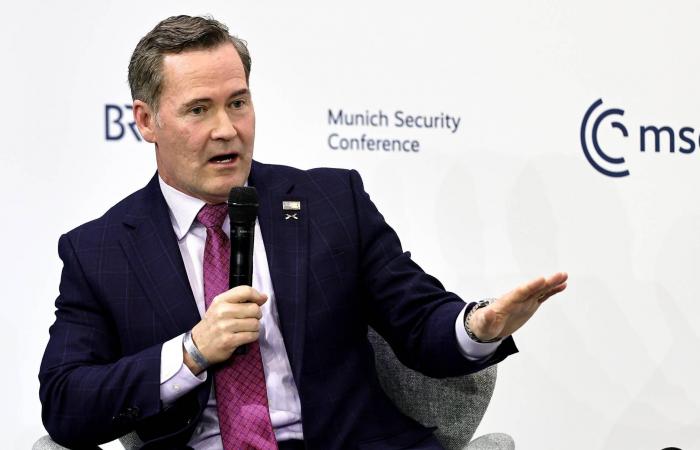 ماكرون:
      على
      العالم
      أن
      يقتدي
      بأوروبا
      بدل
      انتقادها