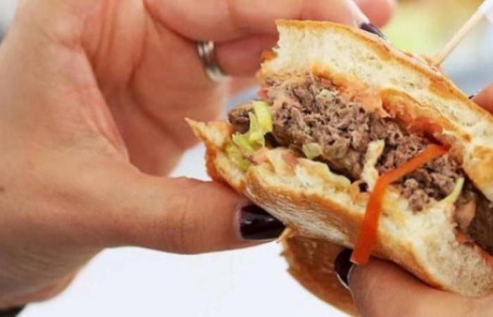 أطعمة
      يومية
      مليئة
      بالجسيمات
      البلاستيكية
      الدقيقة