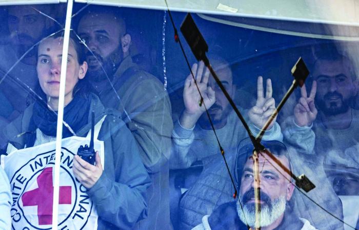 بعد
      عامين
      من
      الحرب...
      ما
      حصيلة
      صفقات
      تبادل
      الأسرى
      بين
      إسرائيل
      و«حماس»؟