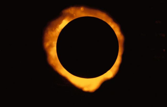 "حلقة النار".. أول كسوف شمسي في 2026 وأماكن مشاهدته حول العالم