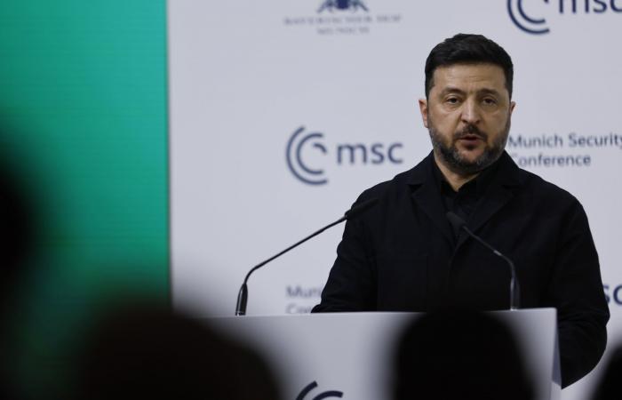 زيلينسكي عن بوتين: "لا يمكنه العيش بدون حرب ولا يسير في الشوارع"