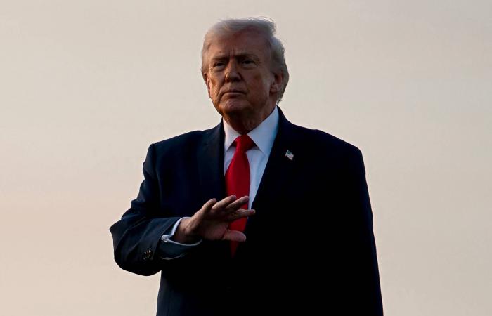 الديمقراطية...
      «غلالة
      رثَّت
      من
      الأدواء»