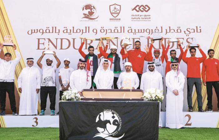 تتويج الفائزين بسباق سيف سمو الأمير لقوة التحمل
