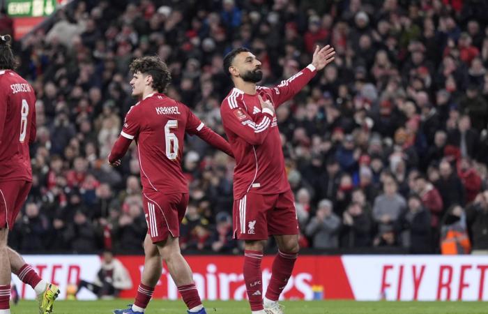 الصحافة
      البريطانية
      تتغنى
      بمحمد
      صلاح:
      استعاد
      مكانته
      العالمية