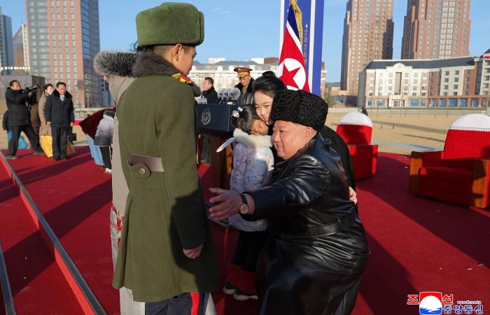 محمد
      يونس
      يعلن
      استقالة
      حكومة
      بنغلادش
      المؤقتة