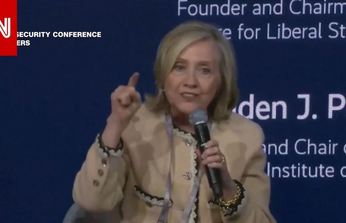 متابعة: شاهد.. هيلاري كلينتون تقارن إدارة ترامب بعهد زوجها وأوباما فيما يتعلق بالهجرة وتوجه انتقادات لاذعة