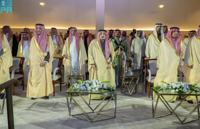 "يوم التأسيس".. أمير الرياض ونائبه يشاركان في رقصة "العرضة السعودية"
