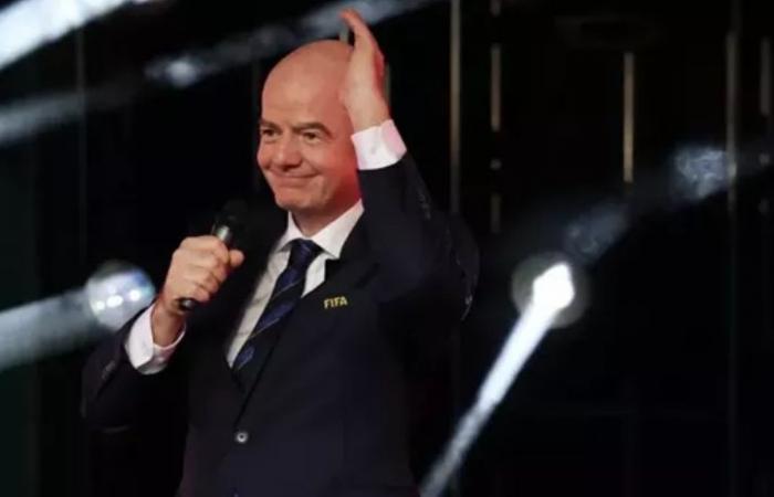 رسميا.. رئيس الفيفا يحصل على جنسية دولة عربية
