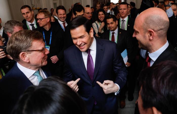 ألمانيا
      تنتقد
      فرنسا
      لعدم
      إنفاقها
      ما
      يكفي
      على
      دفاعها