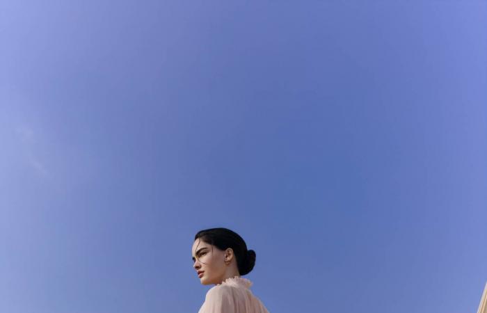 كيف
      تعيد
      الموضة
      تعريف
      العاطفة؟