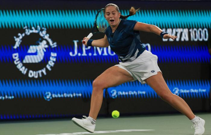 «دورة
      قطر»:
      سينر
      يبدأ
      مشواره
      بفوز
      سهل