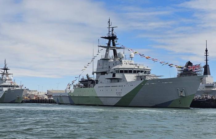 مقتل
      3
      في
      إطلاق
      نار
      خلال
      مباراة
      هوكي
      بولاية
      رود
      آيلاند
      الأميركية