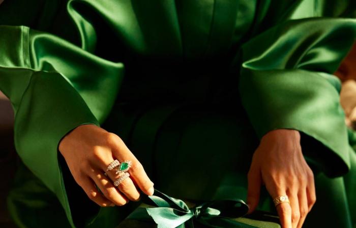 كيف
      تعيد
      الموضة
      تعريف
      العاطفة؟