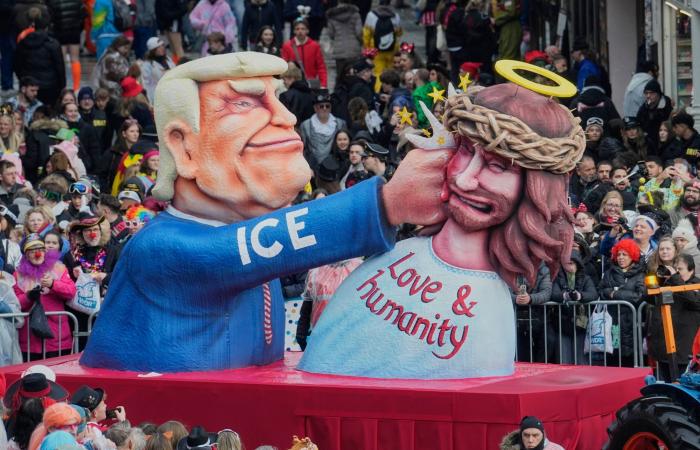 توجيه
      اتهامات
      رسمية
      لمشتبه
      به
      في
      التخطيط
      لهجوم
      على
      حفل
      لتيلور
      سويفت
      عام
      2024