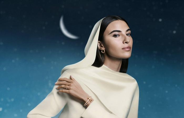 كيف
      تعيد
      الموضة
      تعريف
      العاطفة؟