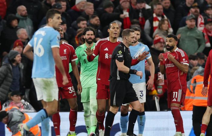 خطأ
      تحكيمي
      وجدل
      واعتذار...
      فصل
      جديد
      من
      الخصومة
      بين
      إنتر
      ويوفنتوس