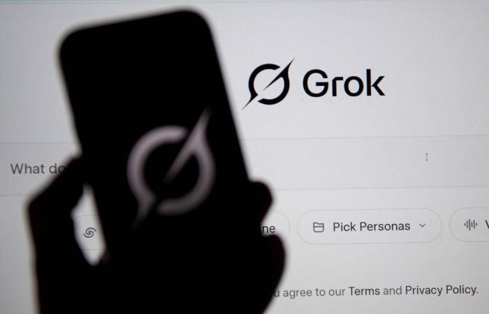 بسبب
      محتوى
      فاضح...
      تدقيق
      عالمي
      في
      روبوت
      الدردشة
      «غروك»